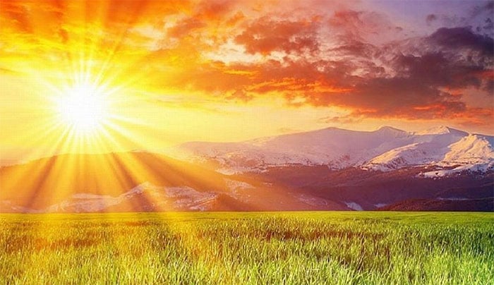 Hạ chí lại là thời điểm đặc biệt khi ánh sáng đạt cực đại, ngày dài nhất trong năm ở Bắc bán cầu. Ảnh minh họa